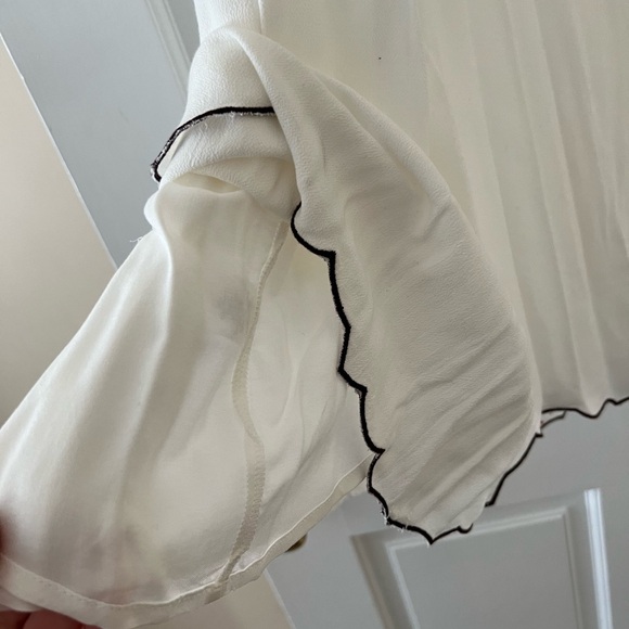 Gorgeous LUSH dress size Medium white with embroidery NWOT - Picture 6 of 7